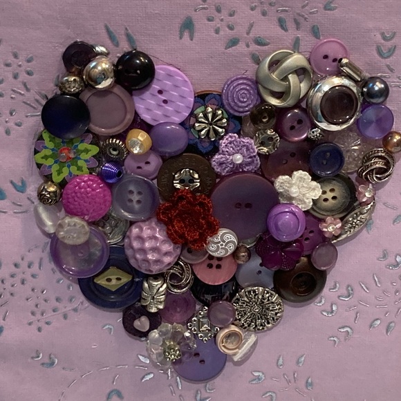 Framed Purple Button Heart - Picture 13 of 13